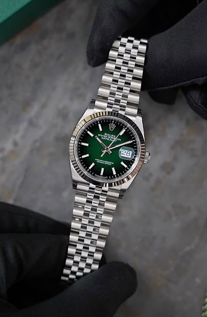 ⌚ Luxury Green Dial Watch ✨ Premium Dial